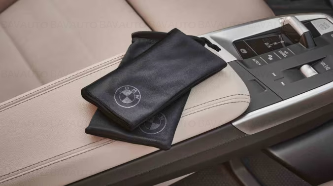 83125A4EF99 - Laveta pentru curatarea ecranelor (display) – BMW – 30 x 30 cm - Original BMW