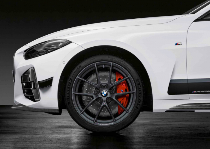 Set roti complete de vara - BMW M Performance Y-Spoke cu anvelopa Pirelli P-Zero r-f* (BMW) 225/40R19 93Y XL si 255/35R19 96Y XL TPMS / RDCi pentru Seria 3 G20, G21; Seria 4 G22, G23; i3 G28; M2 G42 