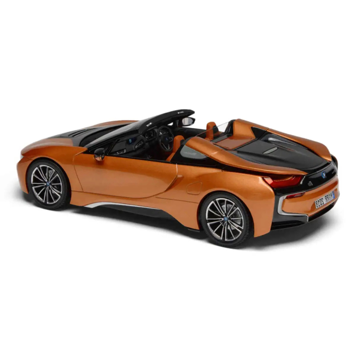 Miniatura BMW i8 Roadster, Maro metalizat (Cupru) - scara 1:18